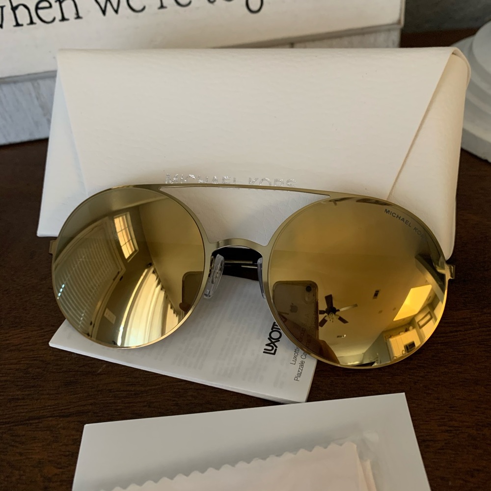 New MK mirror sunglasses - Picture 5 of 8